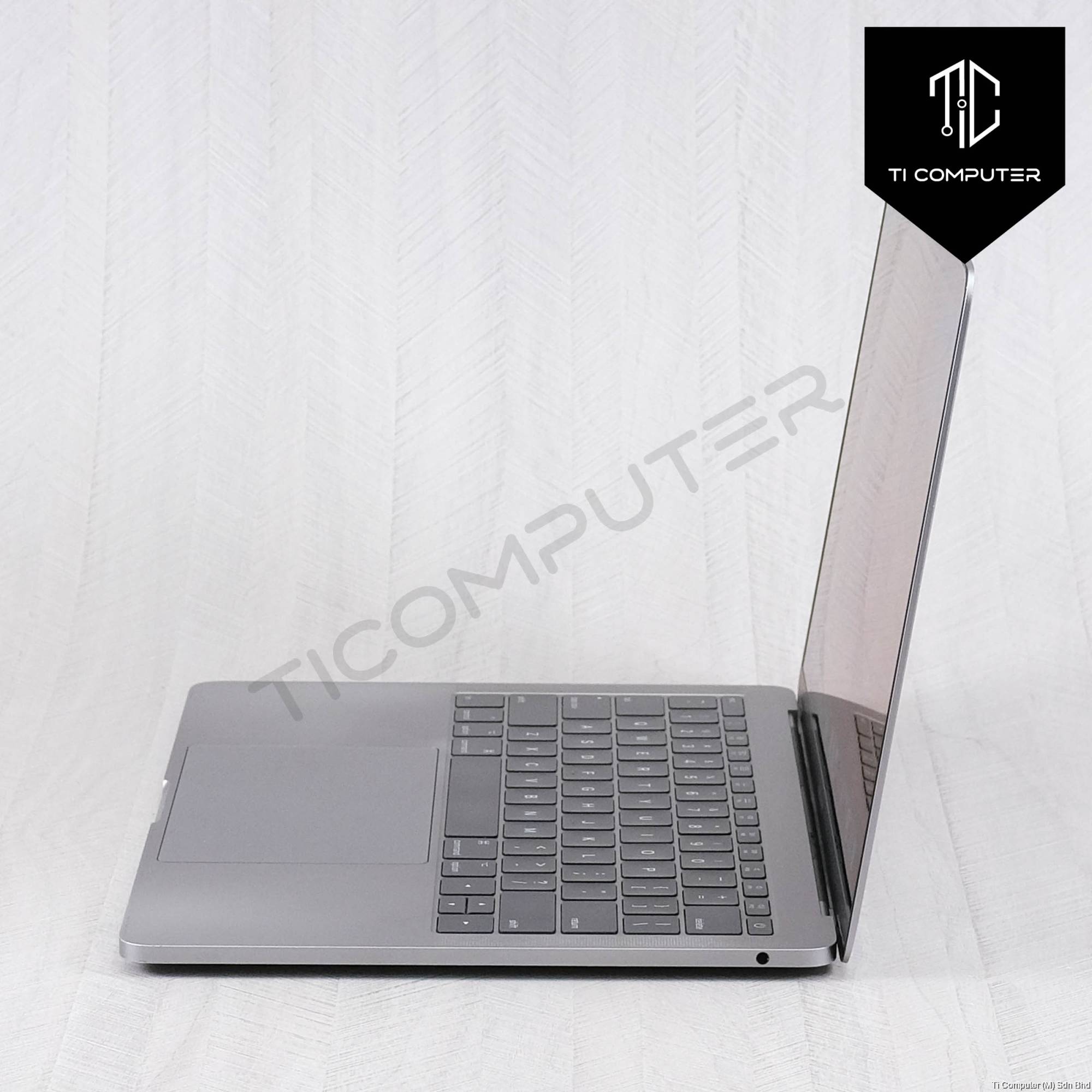 MacBook Pro, 13 inch, 2017 Model, macOS Ventura